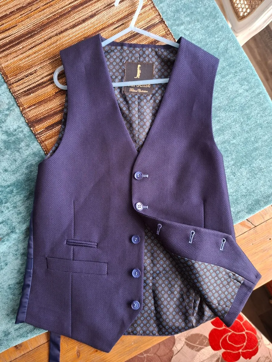 Boys 2 piece Jacket and Waistcoat - Image 3
