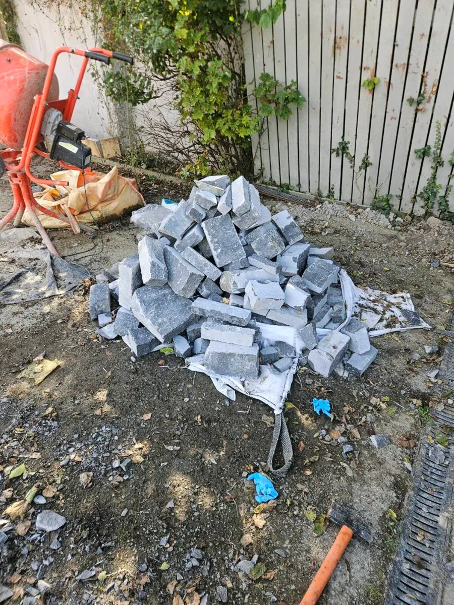 Free..Blue limestone wall stone - Image 2