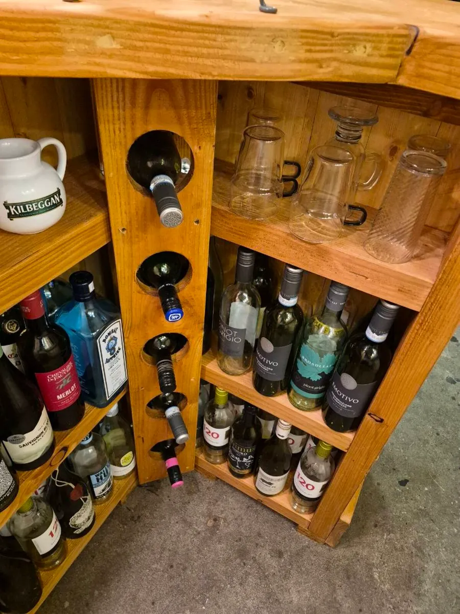 Rustic home bar - Image 3