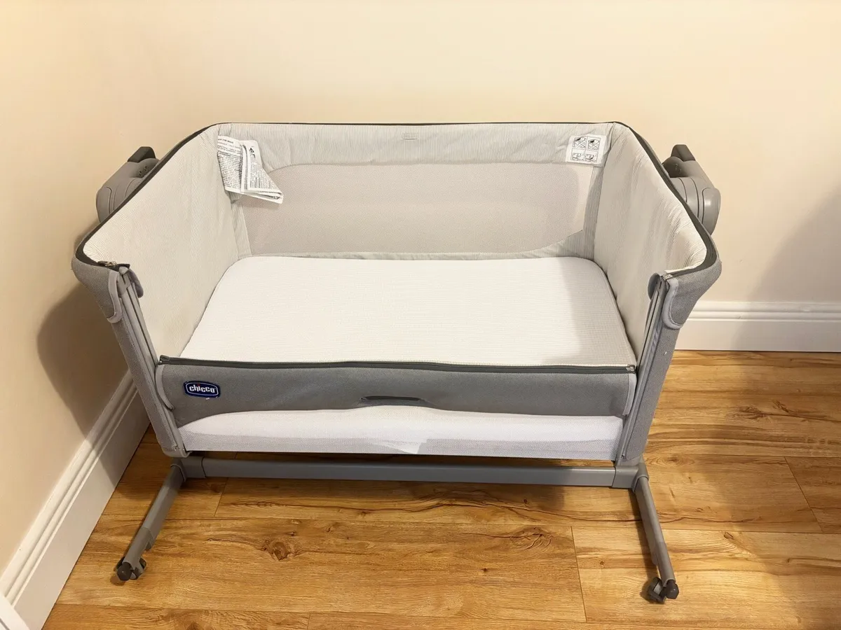 Chicco Next2Me Magic Crib - Image 1