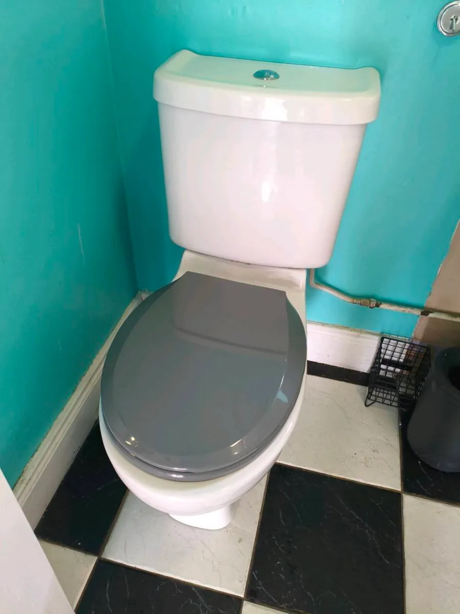 Bathroom Suite - Image 1
