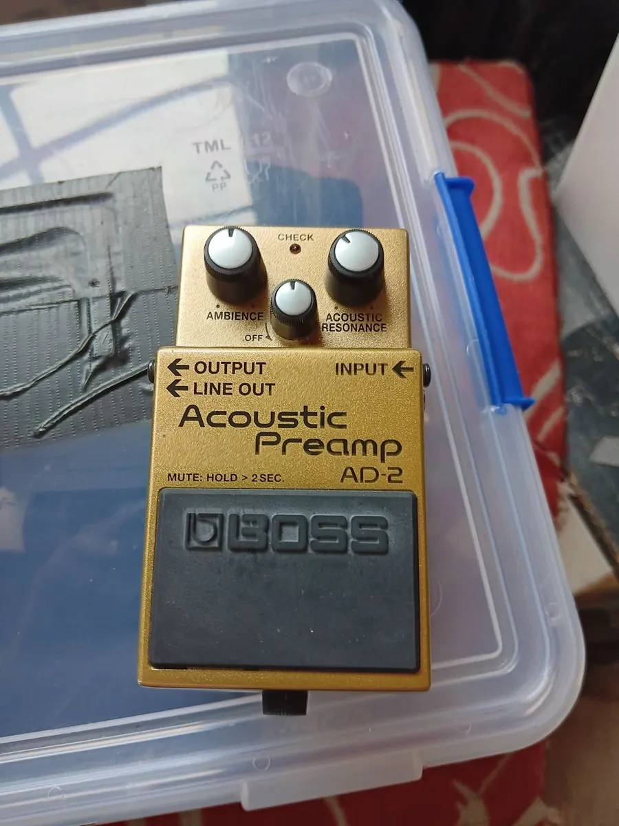 BOSS acoustic guitar pedal - Image 2