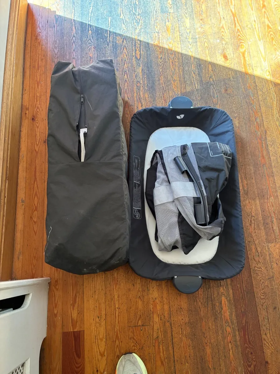 Travel cot - Image 2