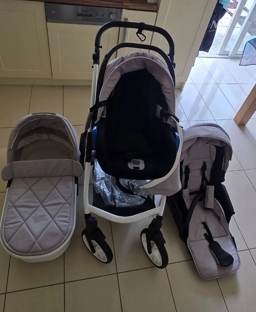 Venicci Pure cloud 3 in 1 travel system - Image 1