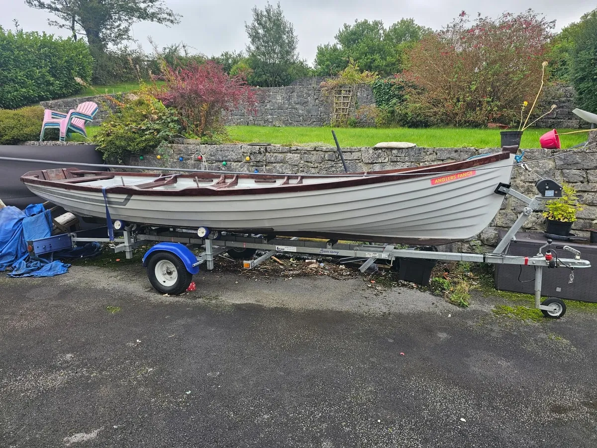Lake boat - Image 3