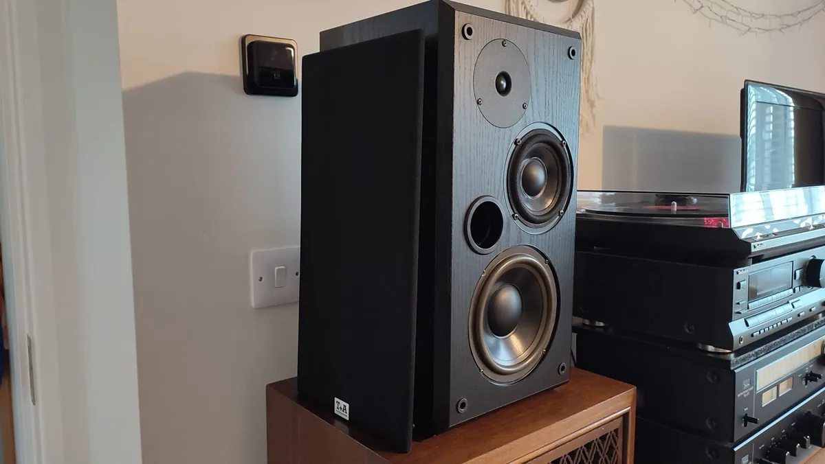 T+A Triton R-130, bookshelf speakers.German Hi-End - Image 1