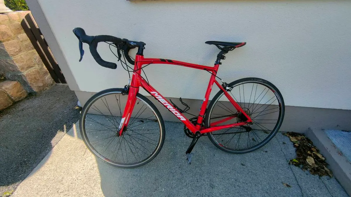 Road bike - Image 1