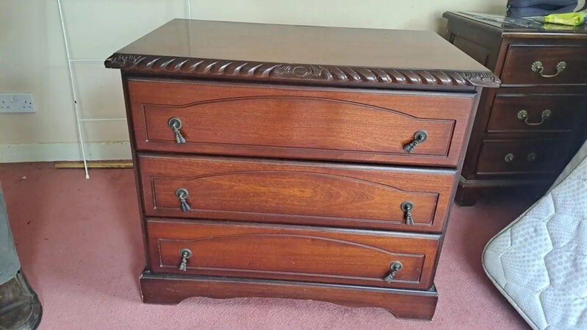 Solid Mahogany Chest of Drawers - Image 1