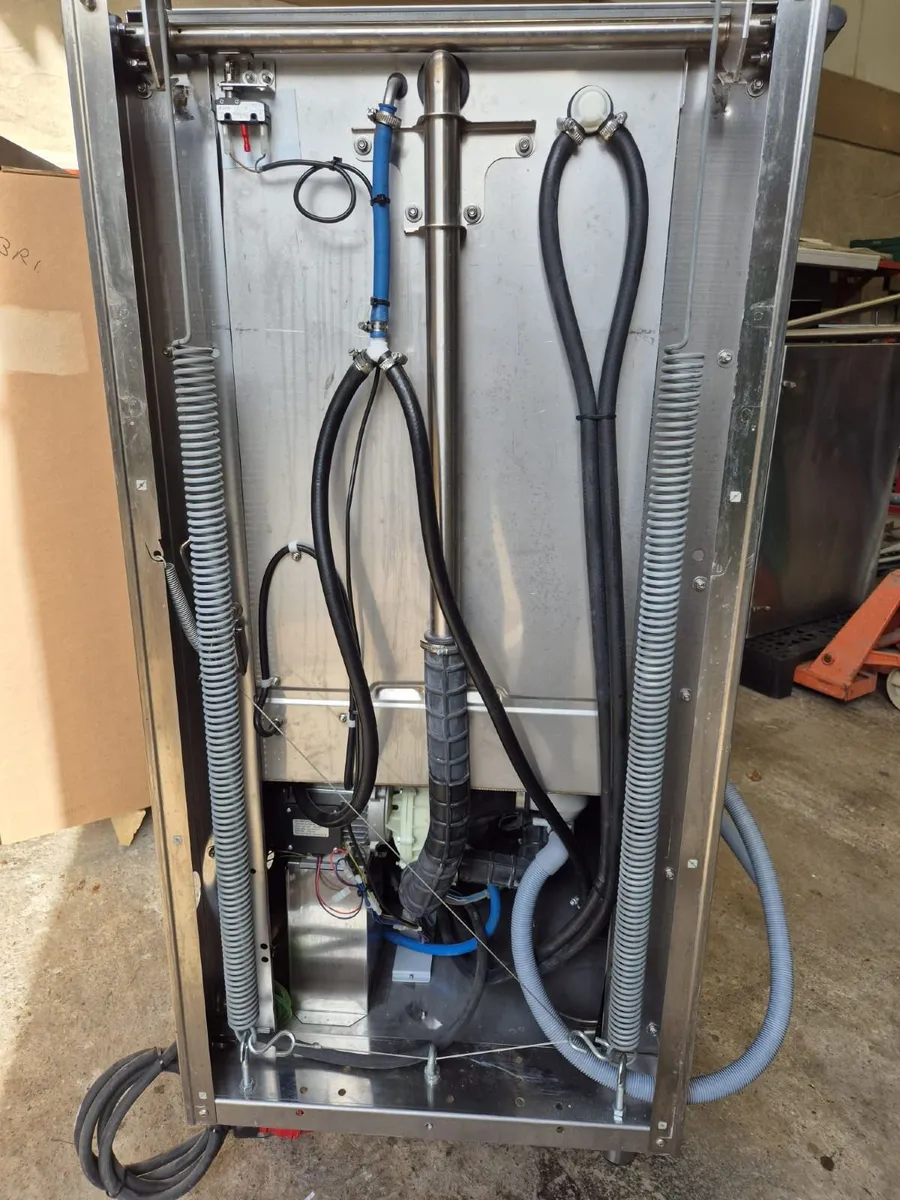 Kromo 110 Pass through Dishwasher - Image 3