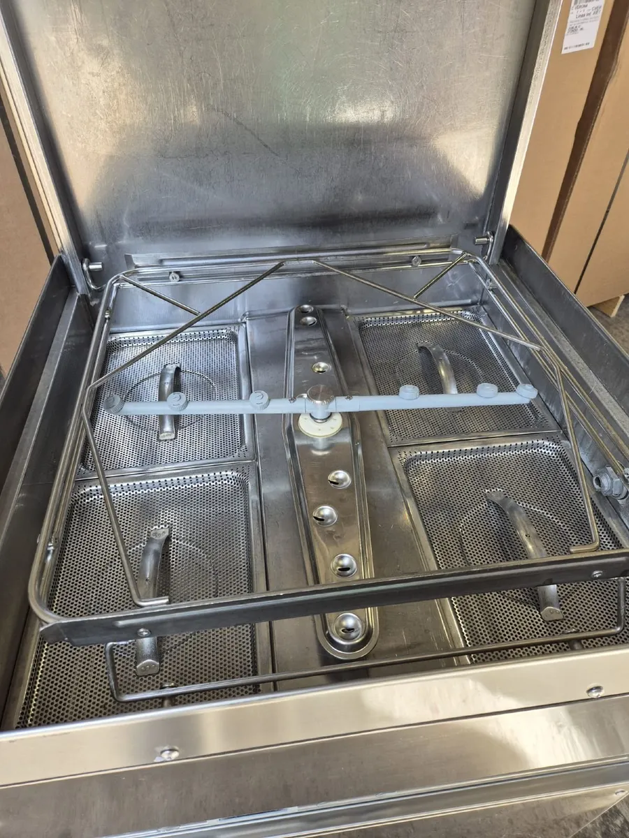 Kromo 110 Pass through Dishwasher - Image 4