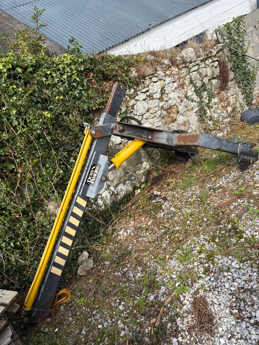 Fertiliser bag lifter - Image 1