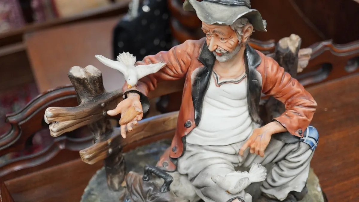 Capodimonte Figurine - Image 3