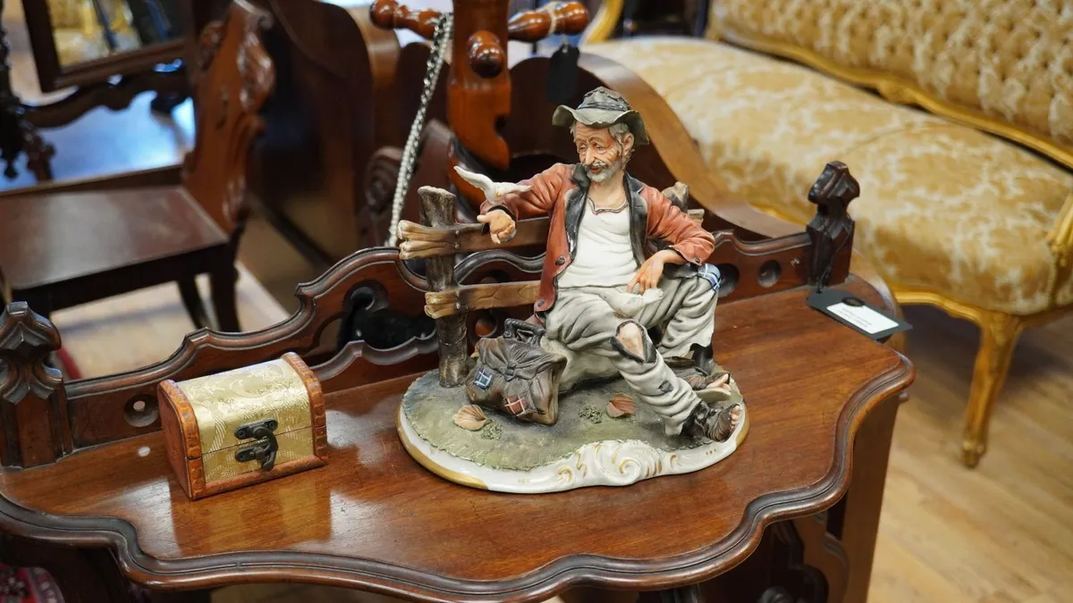 Capodimonte Figurine - Image 1