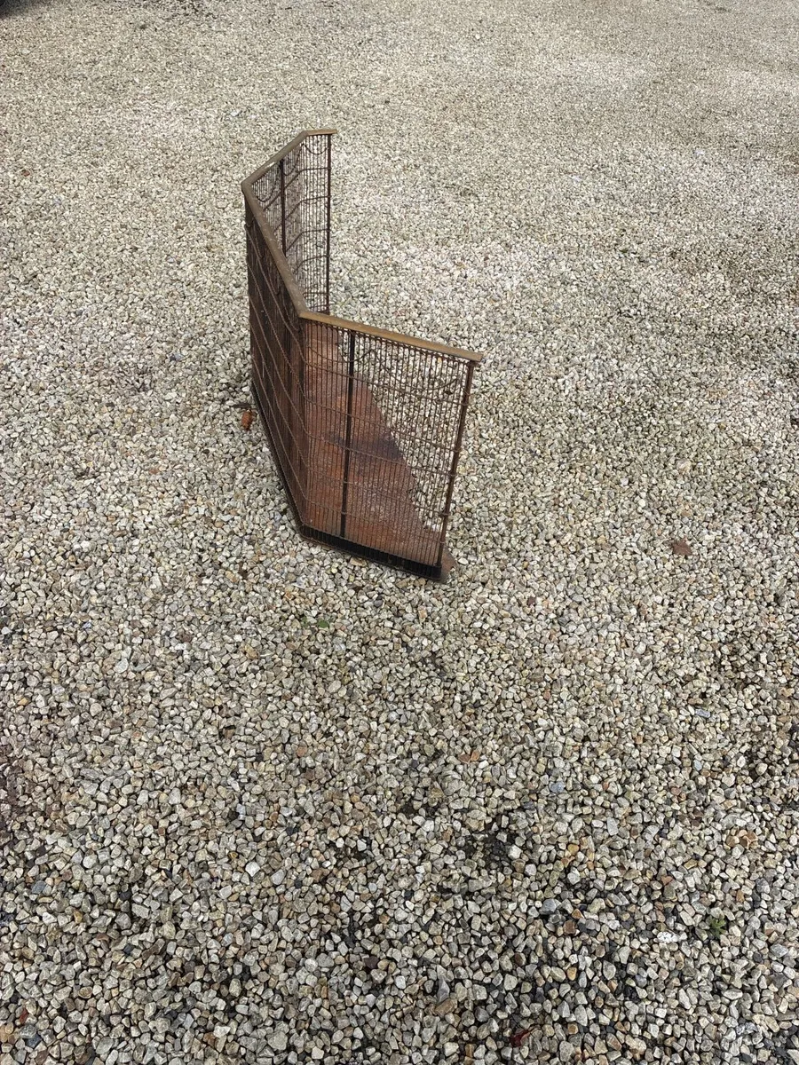 Antique fire guard - Image 2