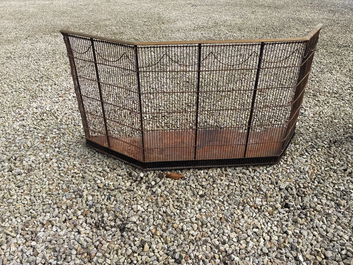 Antique fire guard - Image 1