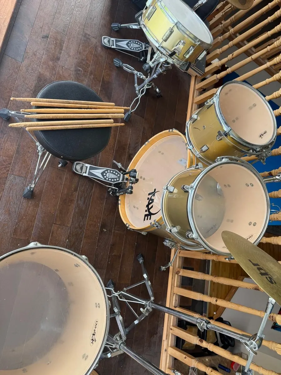 Drum Kit - Image 1