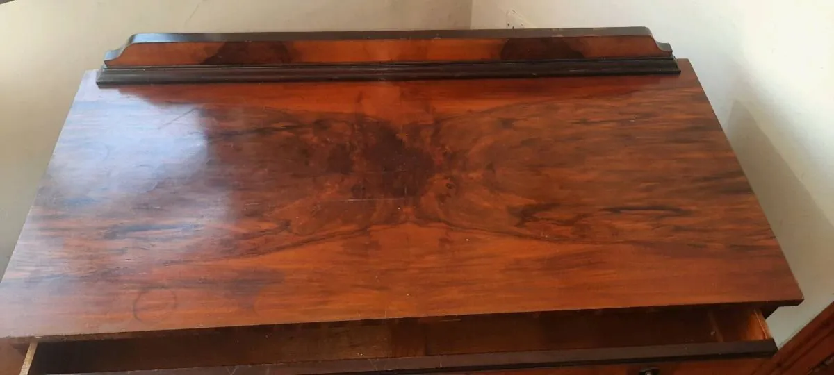 Vintage walnut veneer chest of drawers - Image 3