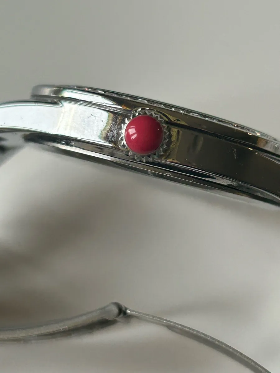 Betsy Johnson metal strap skull motif watch - Image 3