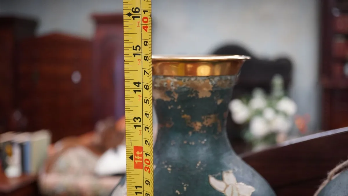Pair of Decorative Brass Vases - Image 4