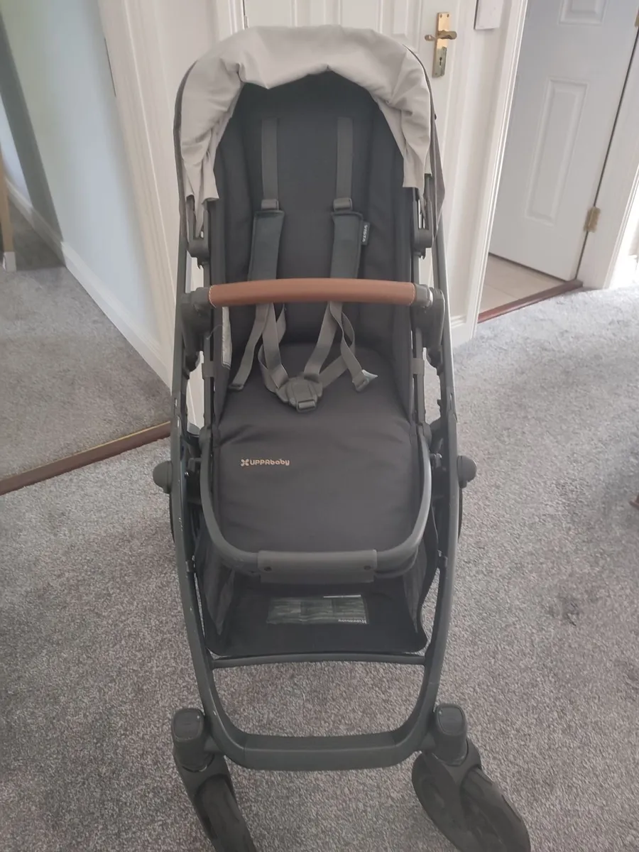 UppaBabyV2 & Cybex Travel System & Babylo Cozi cot - Image 4