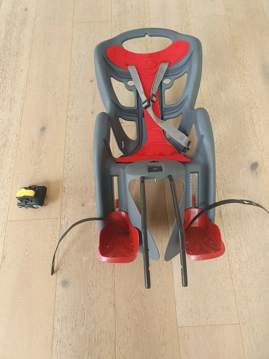 Rear frame mounted bike seat - Image 1