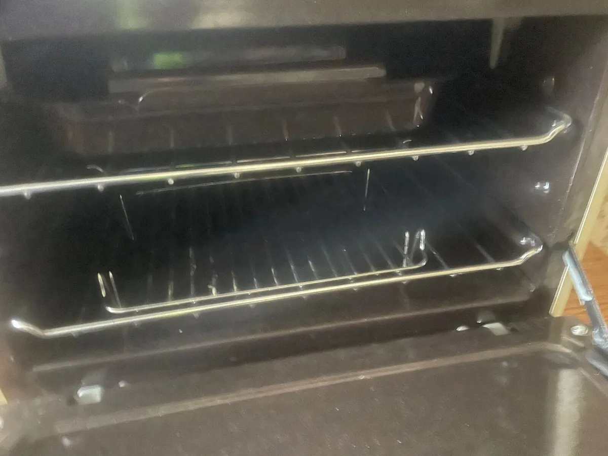 Oven - Image 3