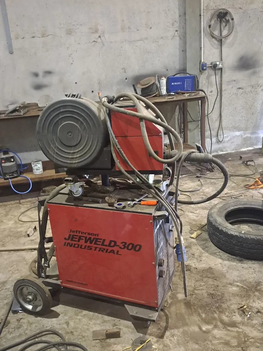Co2 Welder - Image 1