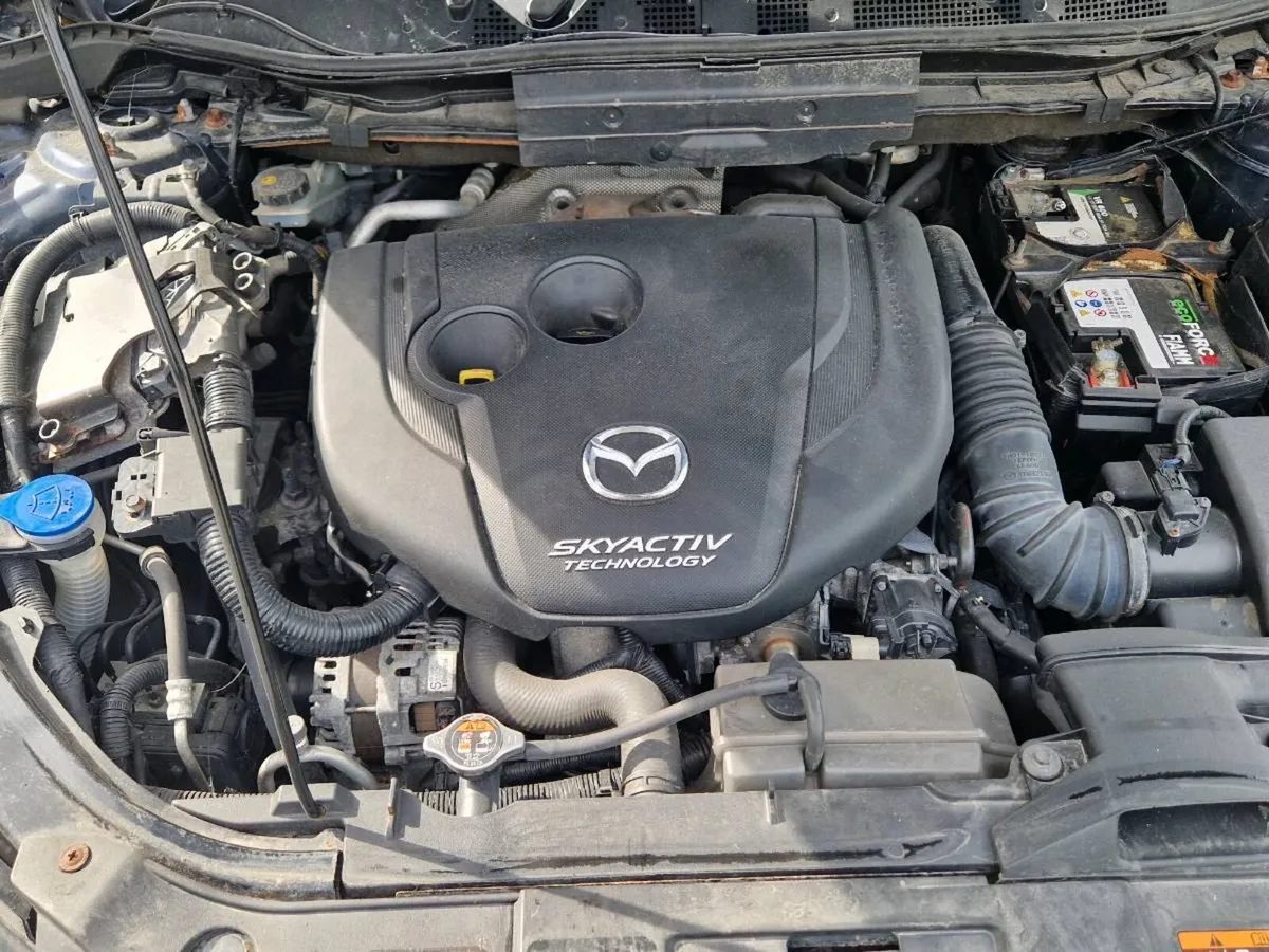 2.2 skyactive Engine