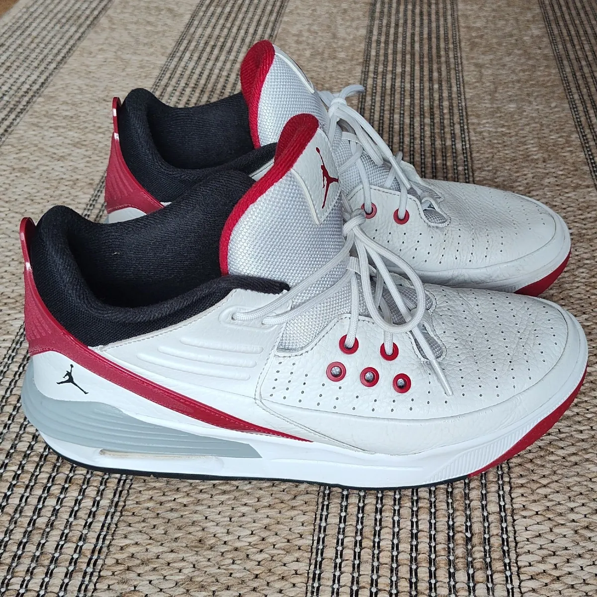 Nike Air Jordan - Image 2