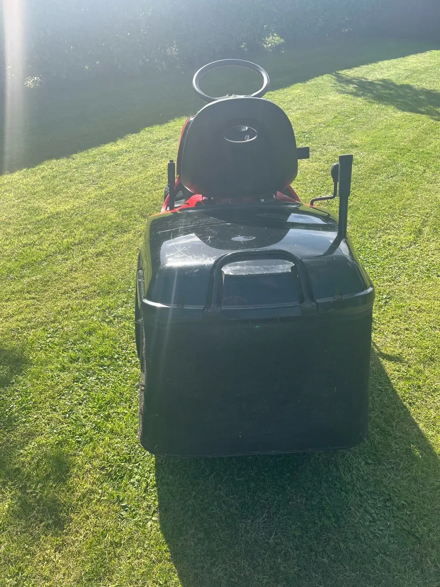 Castle Garden Twin-Cut Lawnmower - Image 4