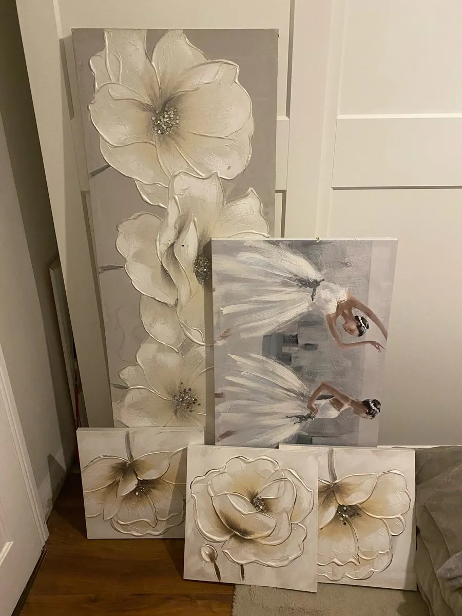 Artwork and fish tank FREE - Image 1