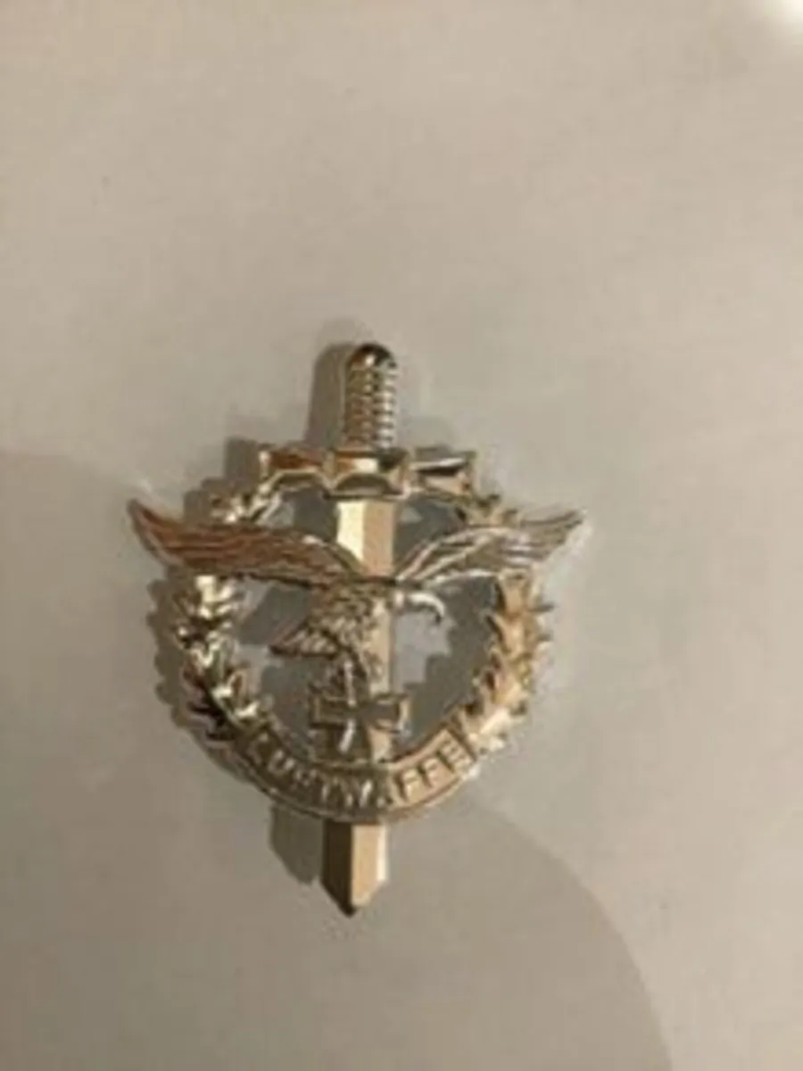 WW2 German Luftwaffe uniform metal badge