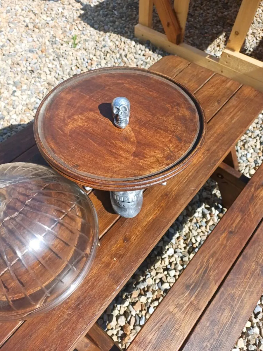 Vintage Gothic Style Cake Stand - Image 3
