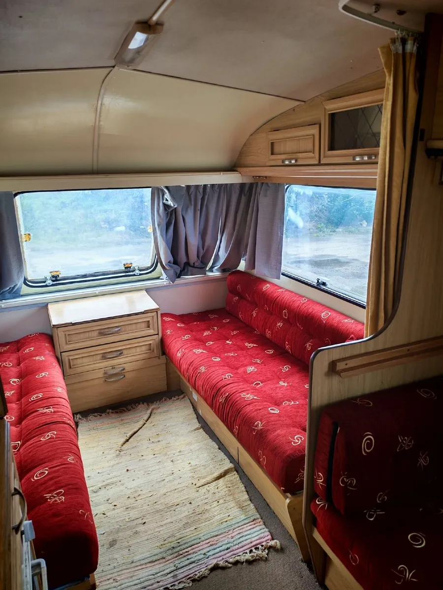 Caravan - Image 2
