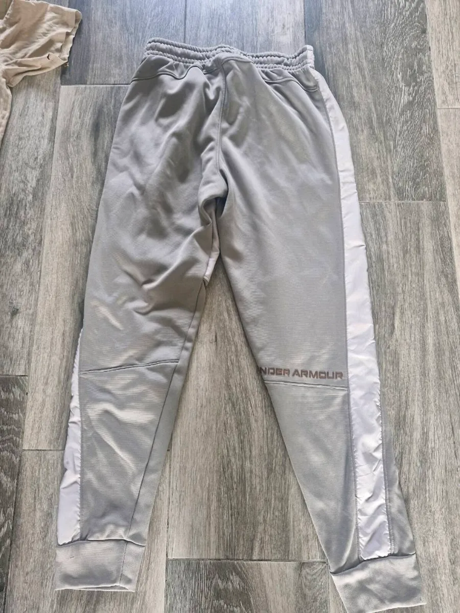 Grey Under Armour tracksuit bottom - Image 4