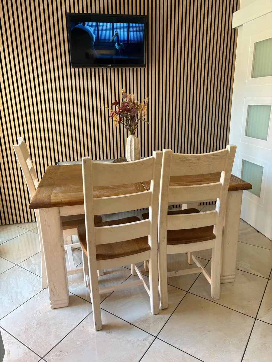 Solid Oak extendable table and chairs - Image 1