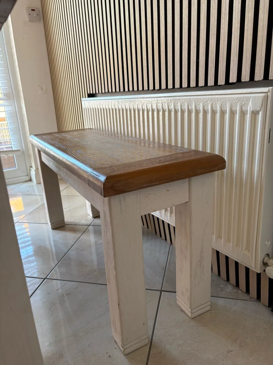 Solid Oak extendable table and chairs - Image 3
