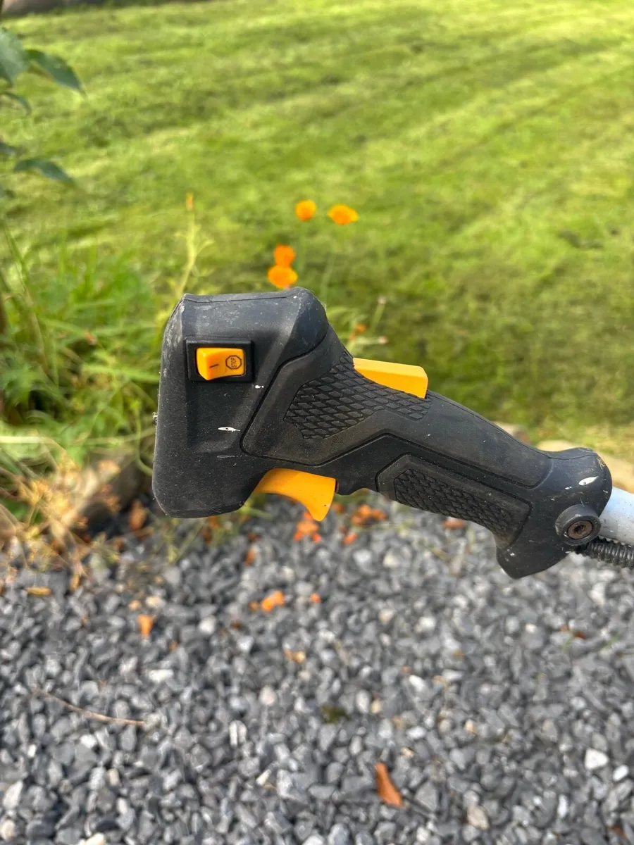 Petrol Strimmer/bush cutter - Image 3
