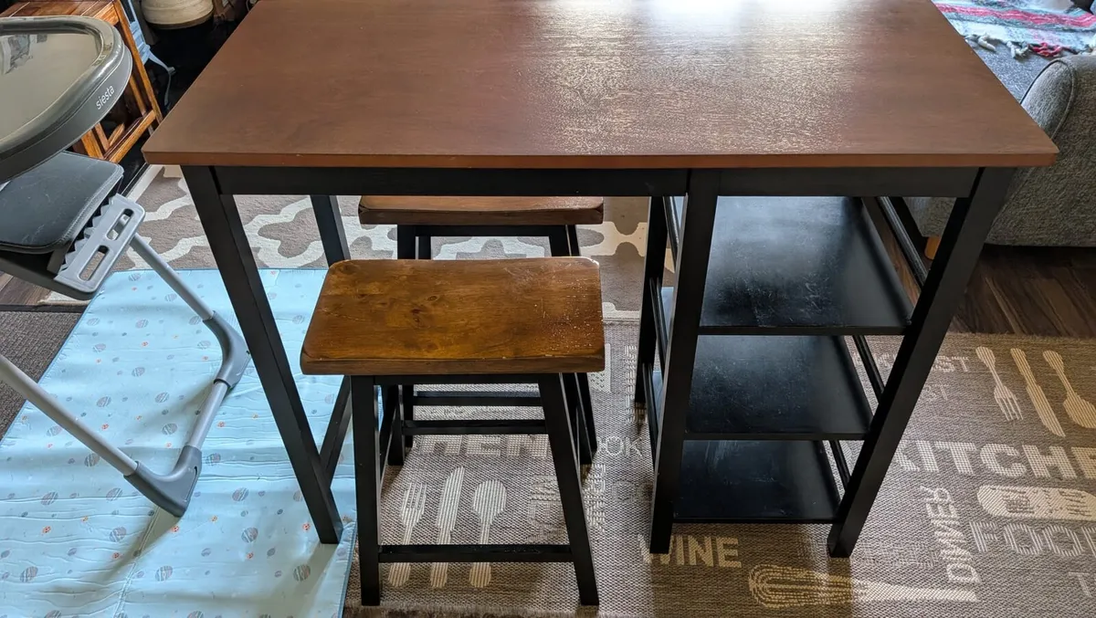 Bar table and stools - Image 1