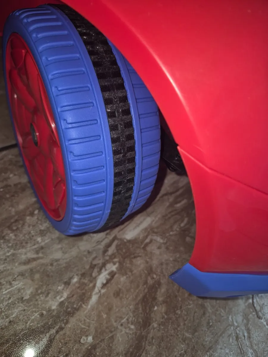 Spiderman ride on car - Image 3