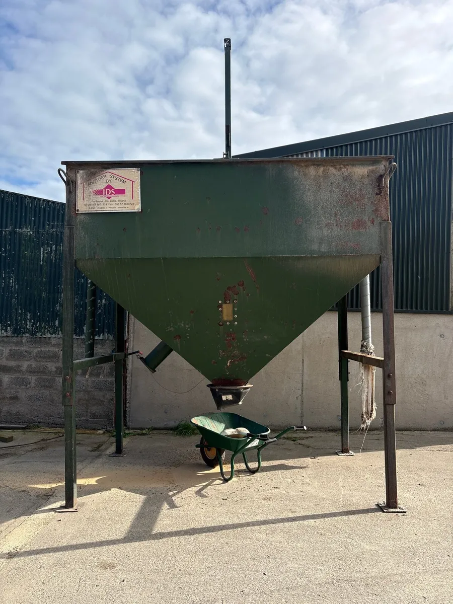 Meal bin - Image 1