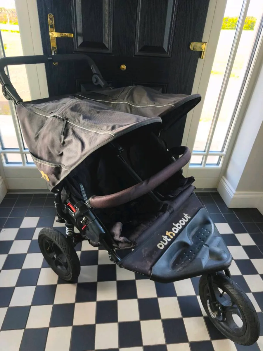 Out n about double buggy - Image 1