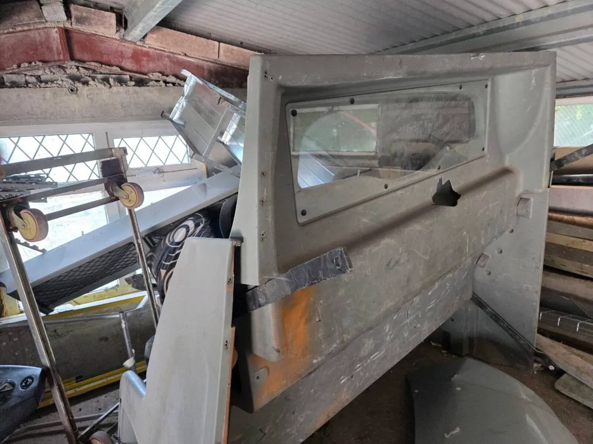 Crew cab seats - Image 2