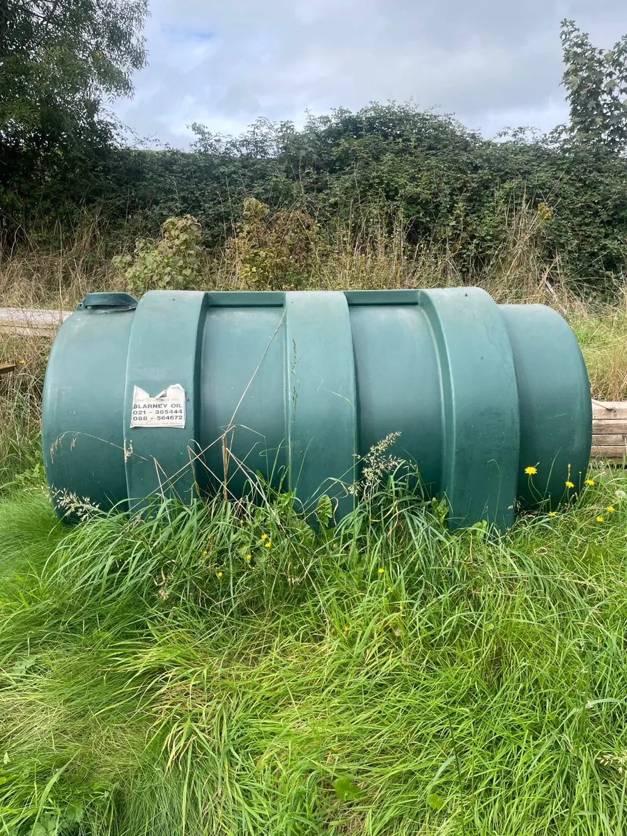 Oil tank - Image 1