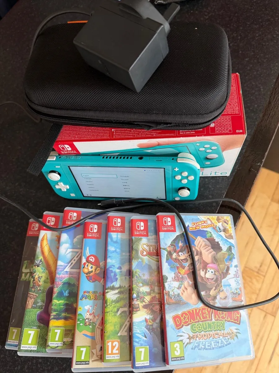 Nintendo Switch Lite - Image 1