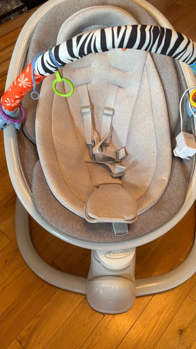 Sway 'n Grow Bluetooth Soother (Graco) - Image 1