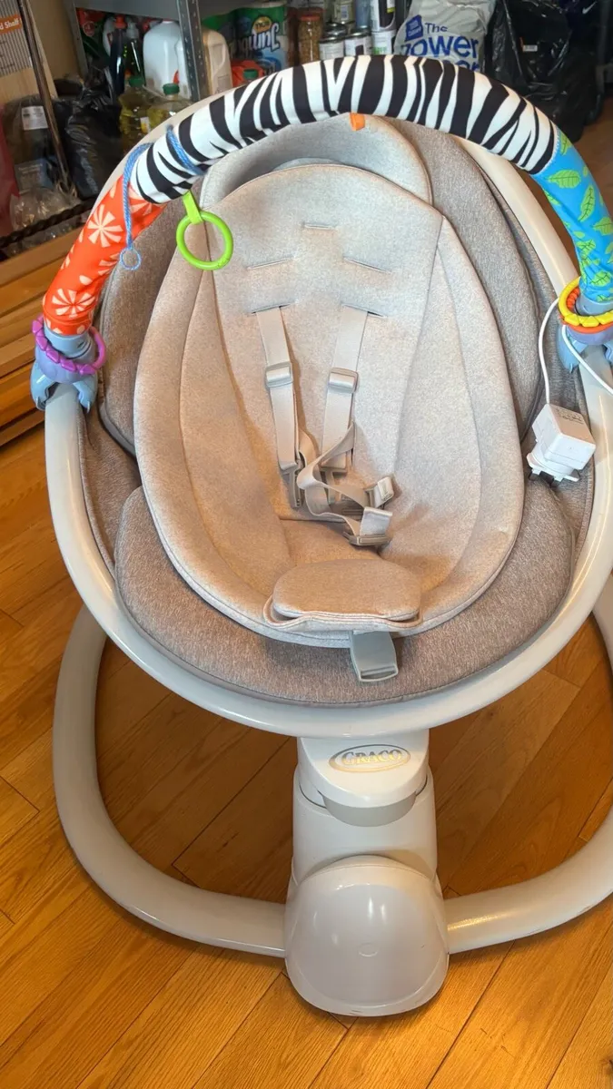 Sway 'n Grow Bluetooth Soother (Graco) - Image 2