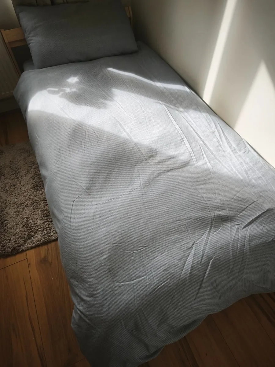 Bed - Image 3