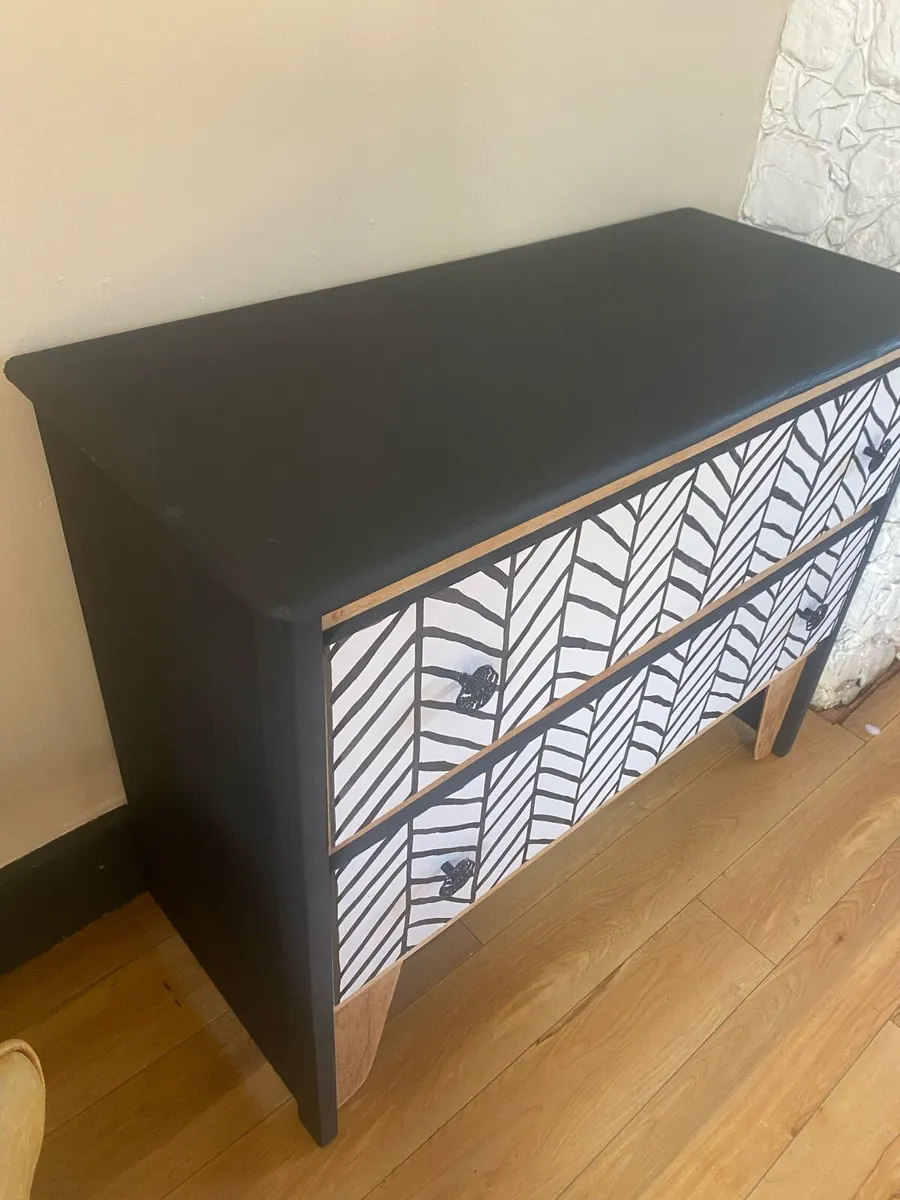 Chest of drawers - Image 3
