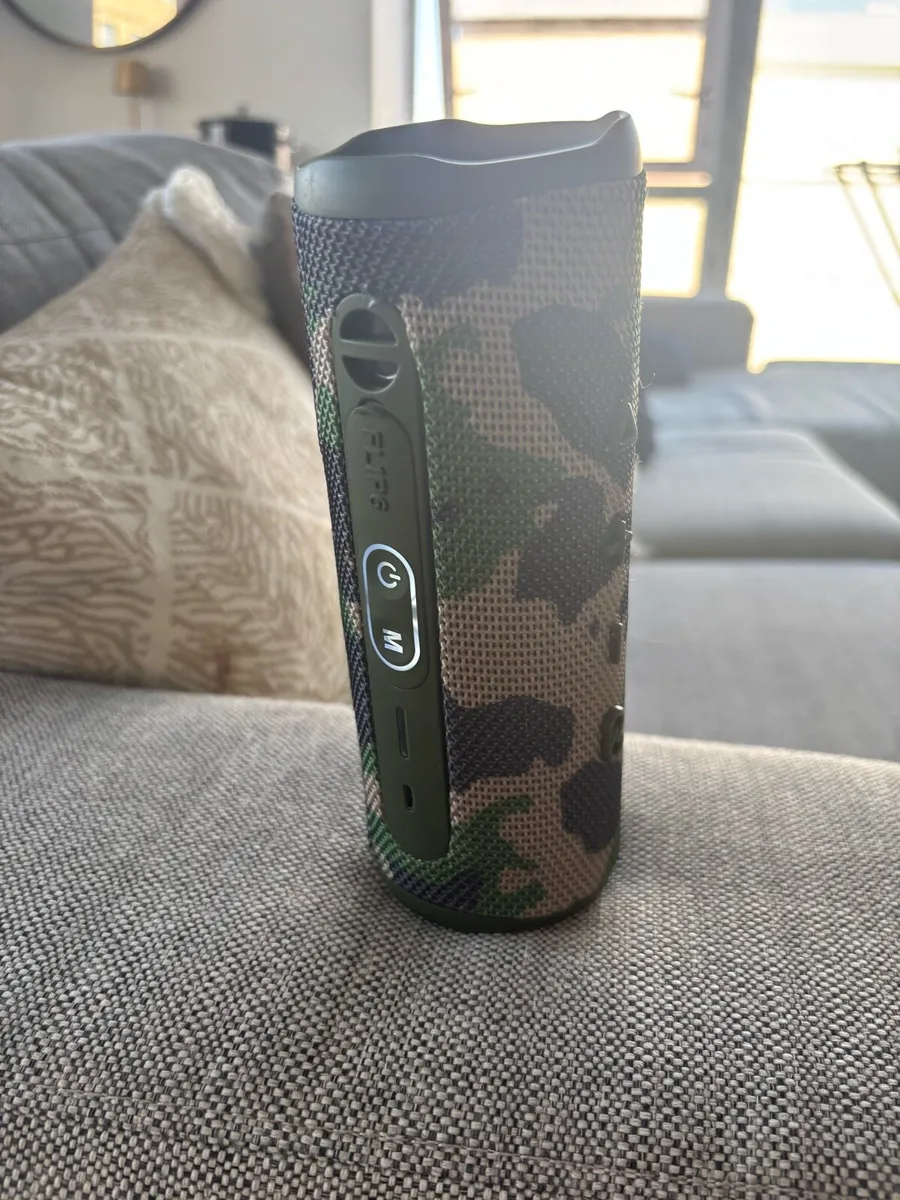 JBL portable speaker - Image 3